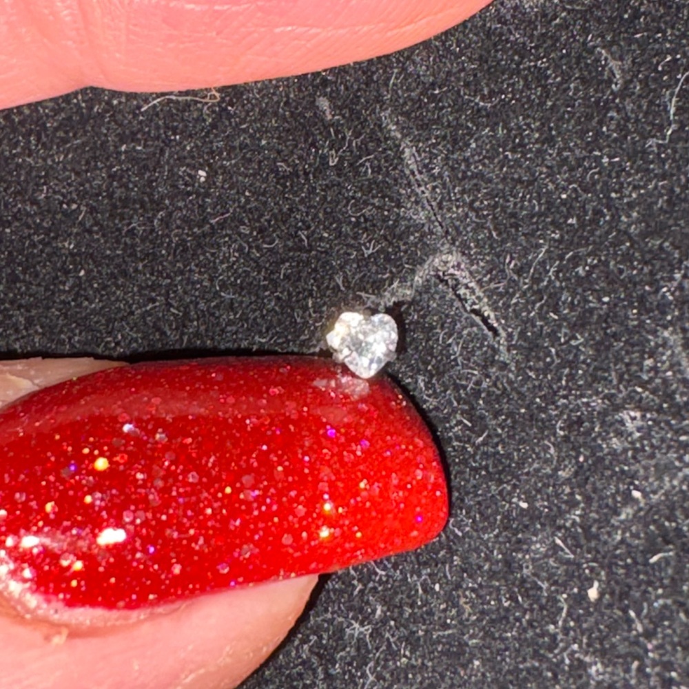 Nose Ring- 20G Stainless Steel Nose Stud Heart Hypoallergenic Nose Stud Piercing - Picture 3 of 9